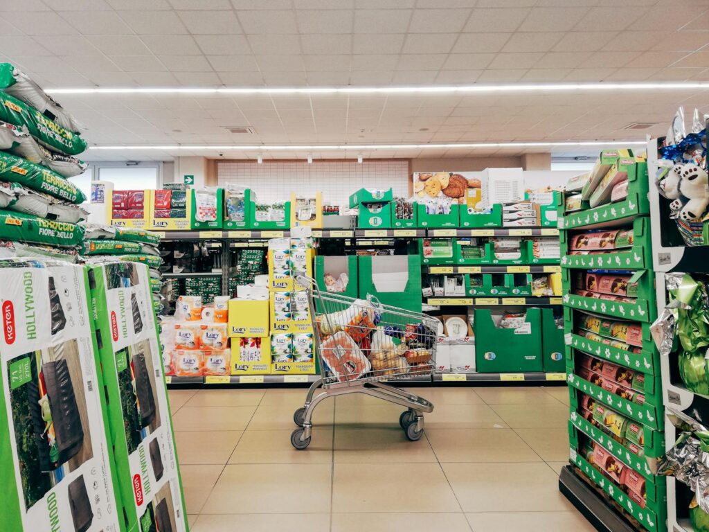 Aldi Nord i Aldi Süd rozważają fuzję: Co to oznacza dla rynku i klientów w Polsce?